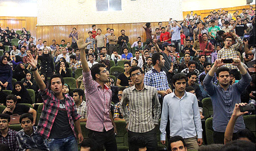 درگیری دانشجویان در همایش اصلاح طلبان تبریز + فیلم