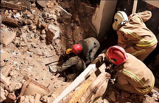 ریزش سقف منزلی در آخمقیه تبریز