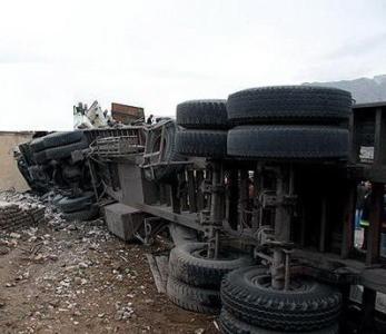 واژگونی تریلر نفتکش مرگ یک تن را به همراه داشت