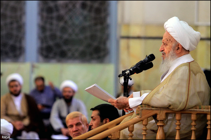 واکنش تند آیت الله مکارم شیرازی به خلاف آشکار فائزه هاشمی