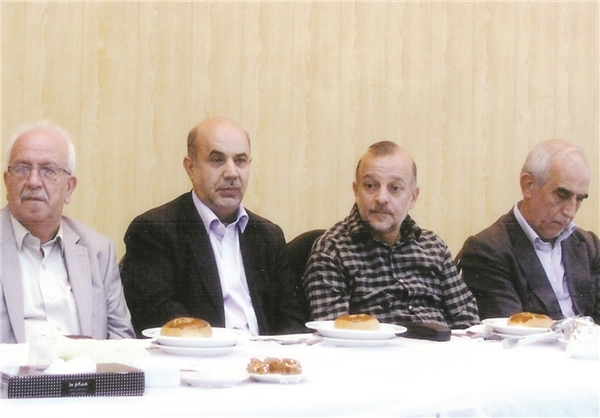 افسوس که چه زود چشم از جهان فرو بست