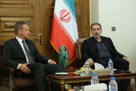 برخلاف کشورم حضور پلیس در خیابان های ایران کمتر است