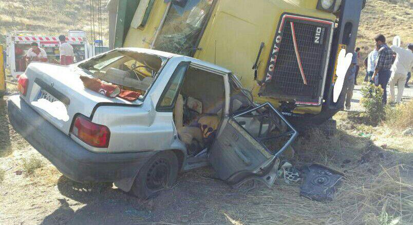 واژگون شدن کامیون بر روی پراید در جاده خواجه – ورزقان + عکس