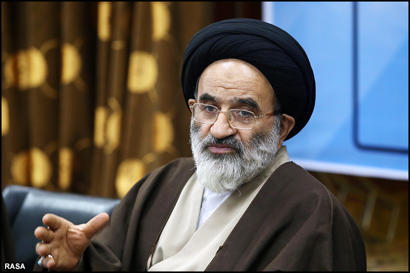 تحریف، تهدید و تحمیل سه خطر بزرگ برای انقلاب است