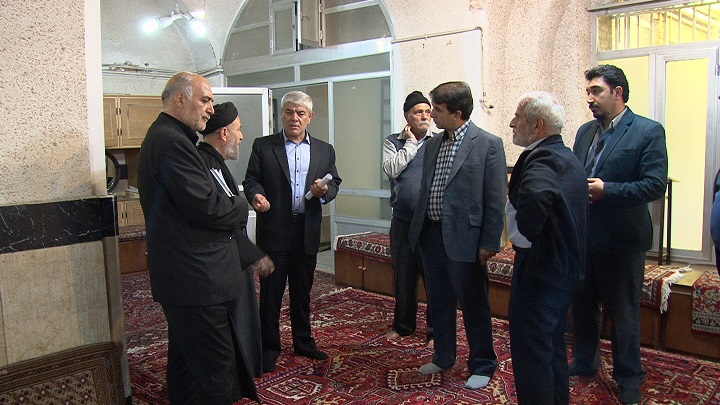 مسجد تاریخی کریم‌خان تبریز به روی نمازگزاران بسته شد