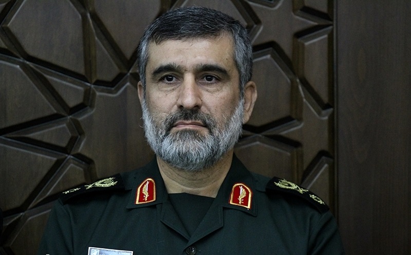 اگر نگاهمان به غرب باشد باید کاسه گدایی دست بگیریم