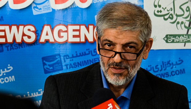 برخی بنرهای تبلیغاتی پس از نصب مفقود شده‌اند