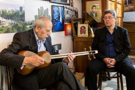 مادرم با فروش گردنبندش برایم ساز خرید