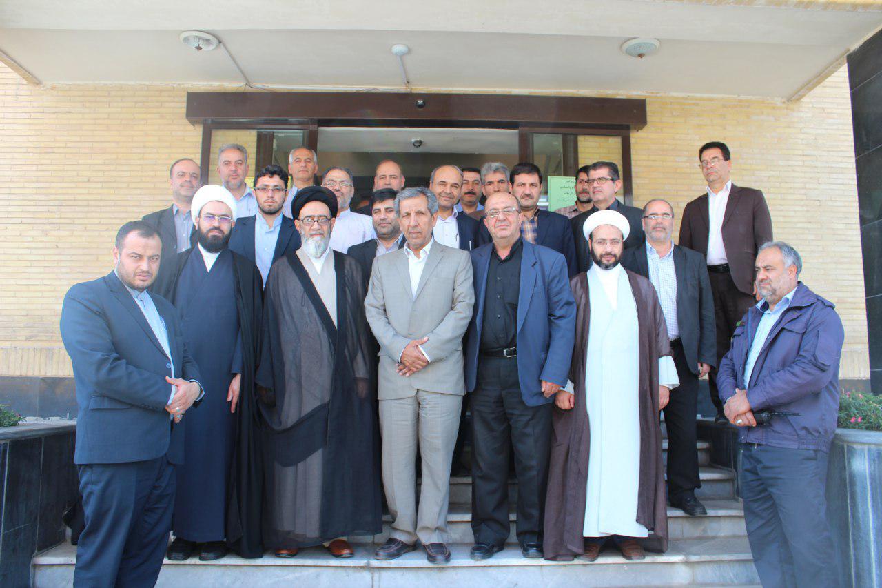 کشاورزان نقش مهمی در تحقق اقتصاد مقاومتی بر عهده دارند