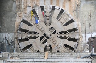 راه‌اندازی دستگاه حفاری مکانیزه خط دو قطار شهری تبریز