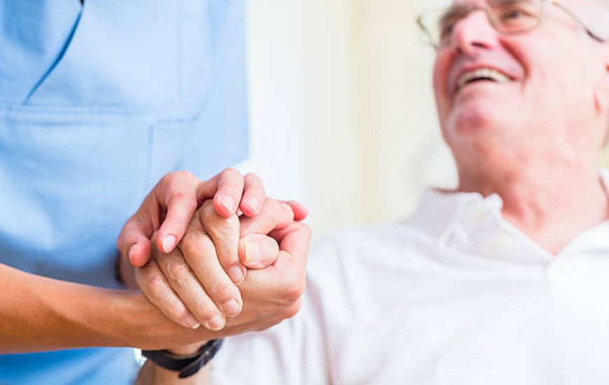 شرکت‌های غیرقانونی که خدمات لوله‌بازکنی تا مراقب از بیماری دارند