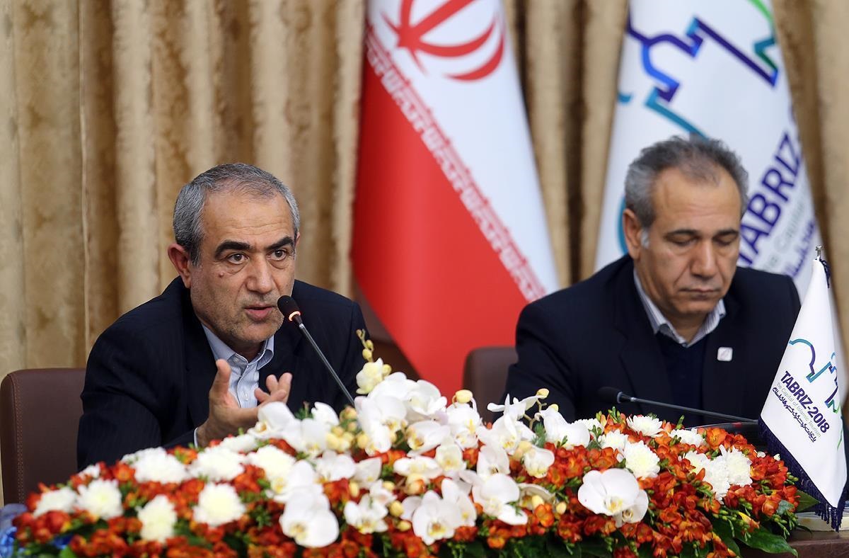 دانش آموزان ما قادر به توضیح زبان مادری نیستند