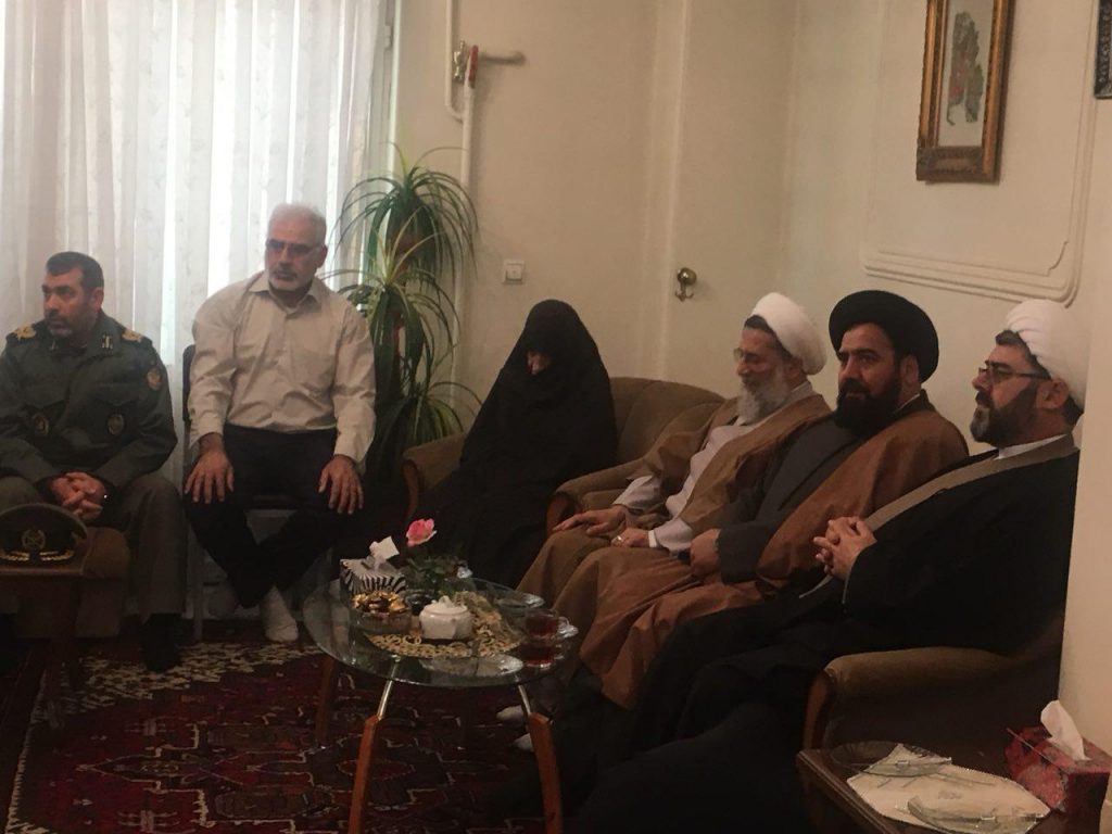 دیدار رئیس عقیدتی سیاسی ارتش از خانواده شهید پیله ور