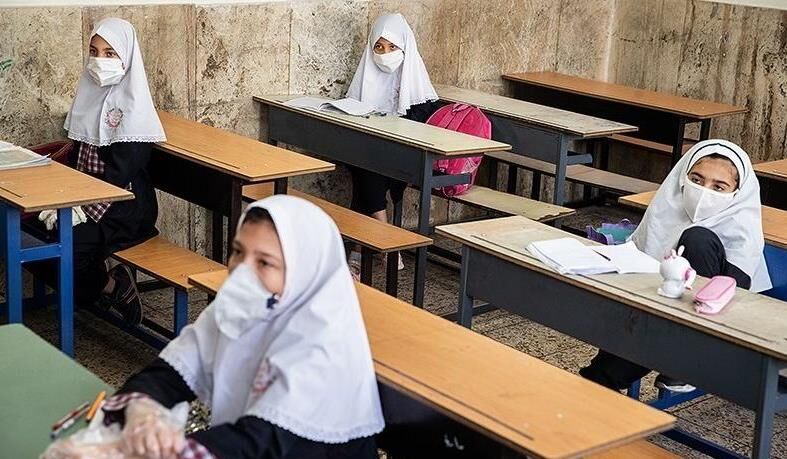 کلاس های جبرانی برای دانش آموزان آذربایجان شرقی برگزار می شود .