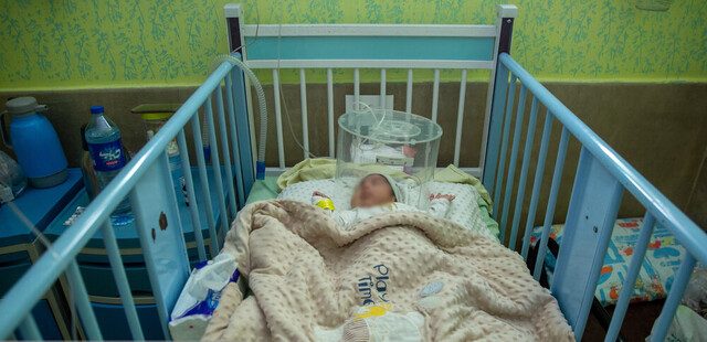 فوت کودک ۱۰ ماهه کرونایی در آذربایجان شرقی/ روزانه ۲۲۵ بیمار کرونایی در استان بستری می‌شوند