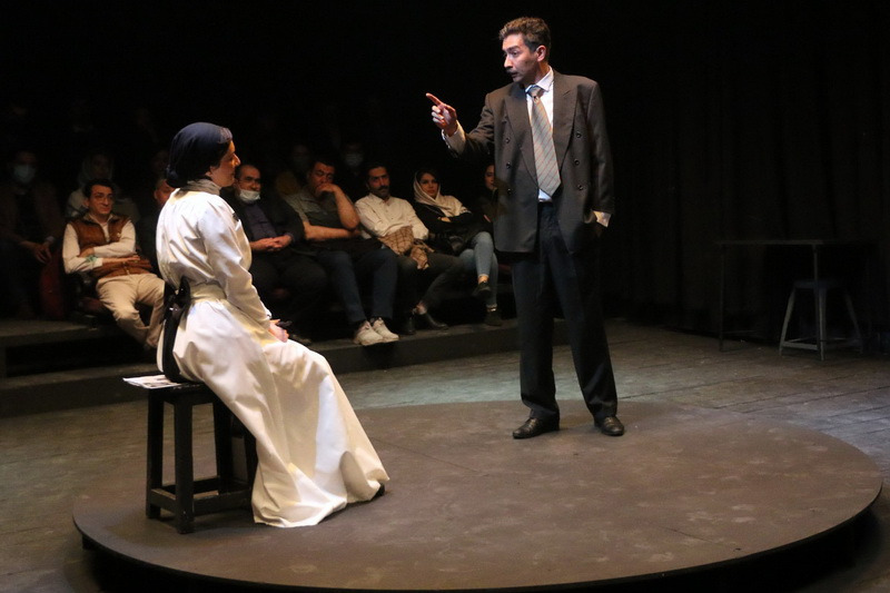 « ایران خانوم » روایت دختری که تسلیم استبداد نشد