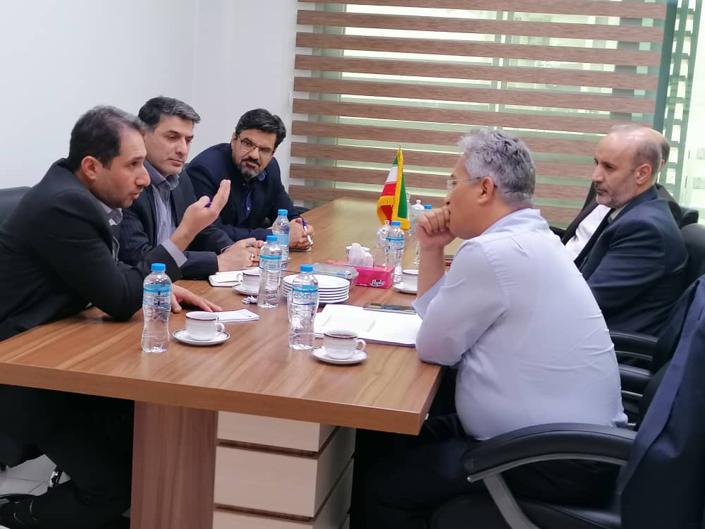 رایزنی ها برای اعطای تسهیلات خرید تراکتور به کشاورزان ادامه دارد