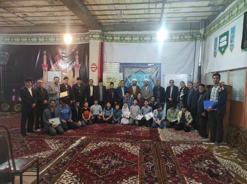 گرامیداشت هفته کتاب در مسجد زینبیه تبریز