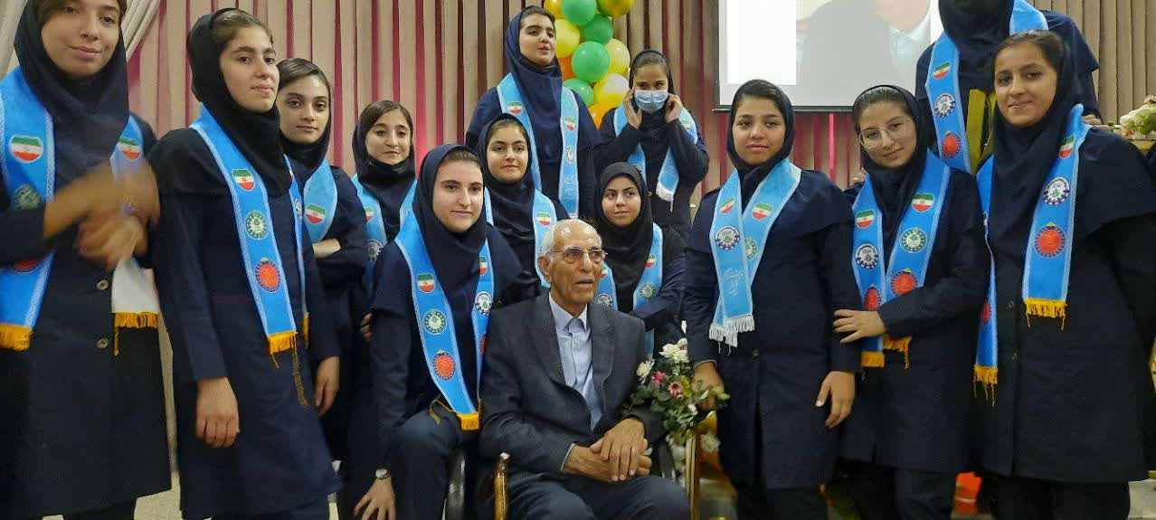 جشن تولدی متفاوت برای حاج کریم مردانی‌آذر