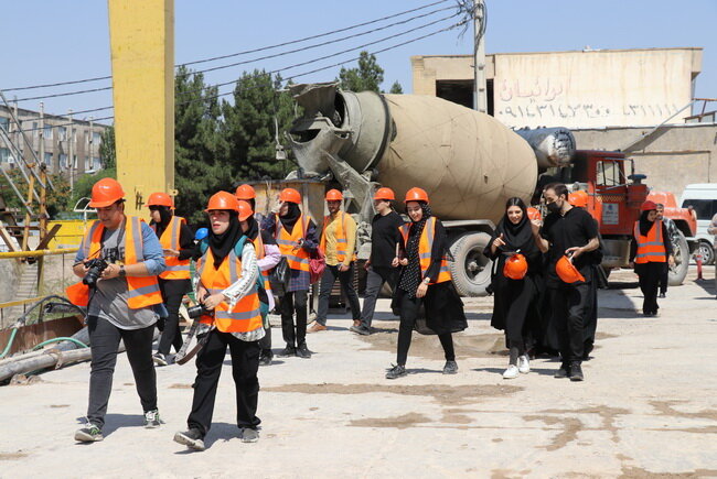 تور رسانه ای راویان پیشرفت در متروی تبریز برگزار شد