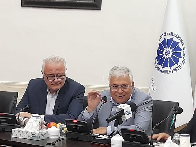 تولید ثروت؛ لازمه کمک به معیشت مردم است