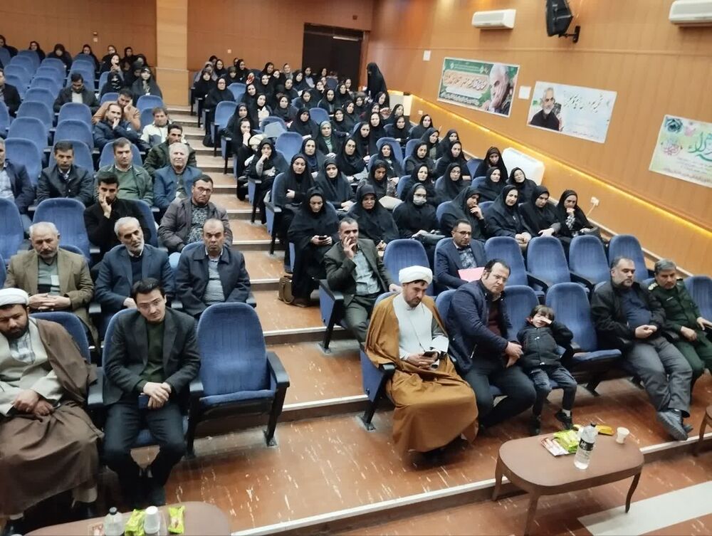 دوره آموزشی «آسیب شناسی فضای مجازی» در ملکان برگزار شد