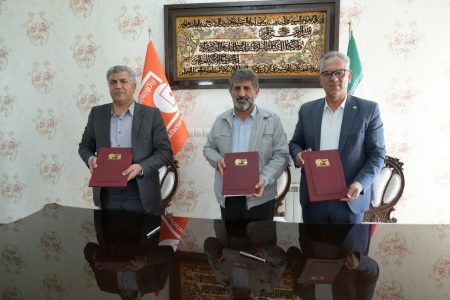 تفاهم‌نامه سه‌جانبه استانداری، تراکتورسازی و پست‌بانک برای توسعه روستاها