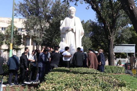 نصب تندیس ۲ چهره ماندگار آذربایجان در تبریز