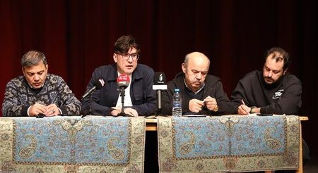 هیچ‌گاه گذشته خود را فراموش نمی‌کنم