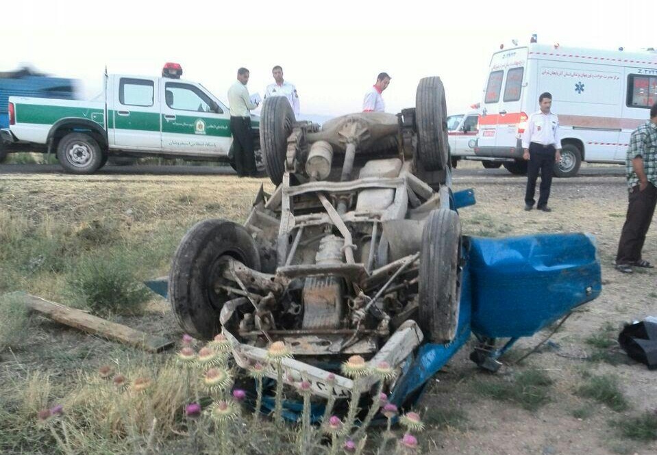 واژگونی نیسان جان یک تن را گرفت + عکس