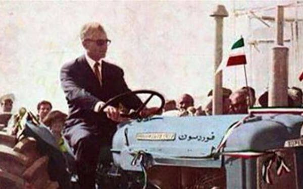 اعتراف شاه به شکست اصلاحات